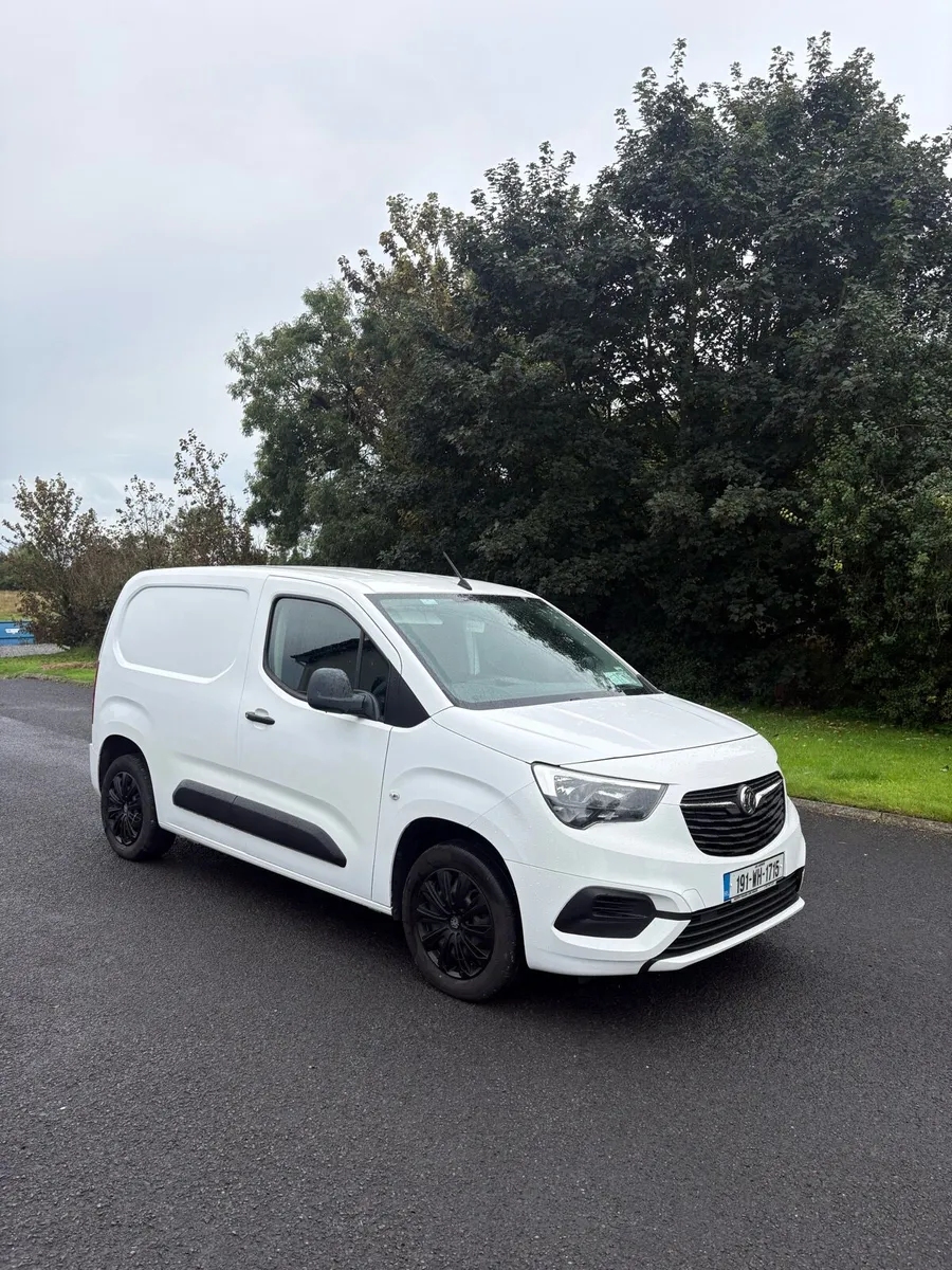 2019 Vauxhall Combo - Image 1