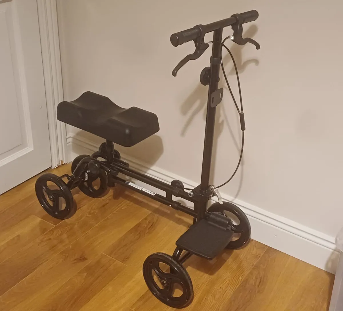 Knee mobility Wheeler - Image 1
