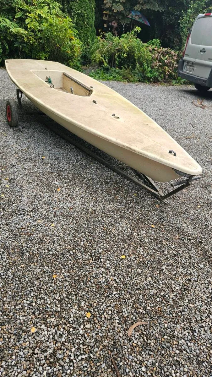 Sail Boat Laser Dinghy - Image 1