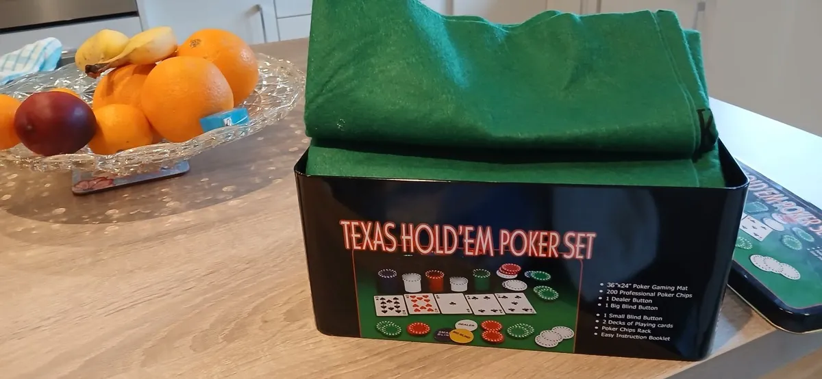 TEXAS HOLD'EM POKER SET 200 CHIPS - Image 2