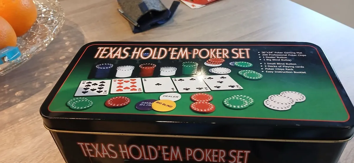 TEXAS HOLD'EM POKER SET 200 CHIPS - Image 3