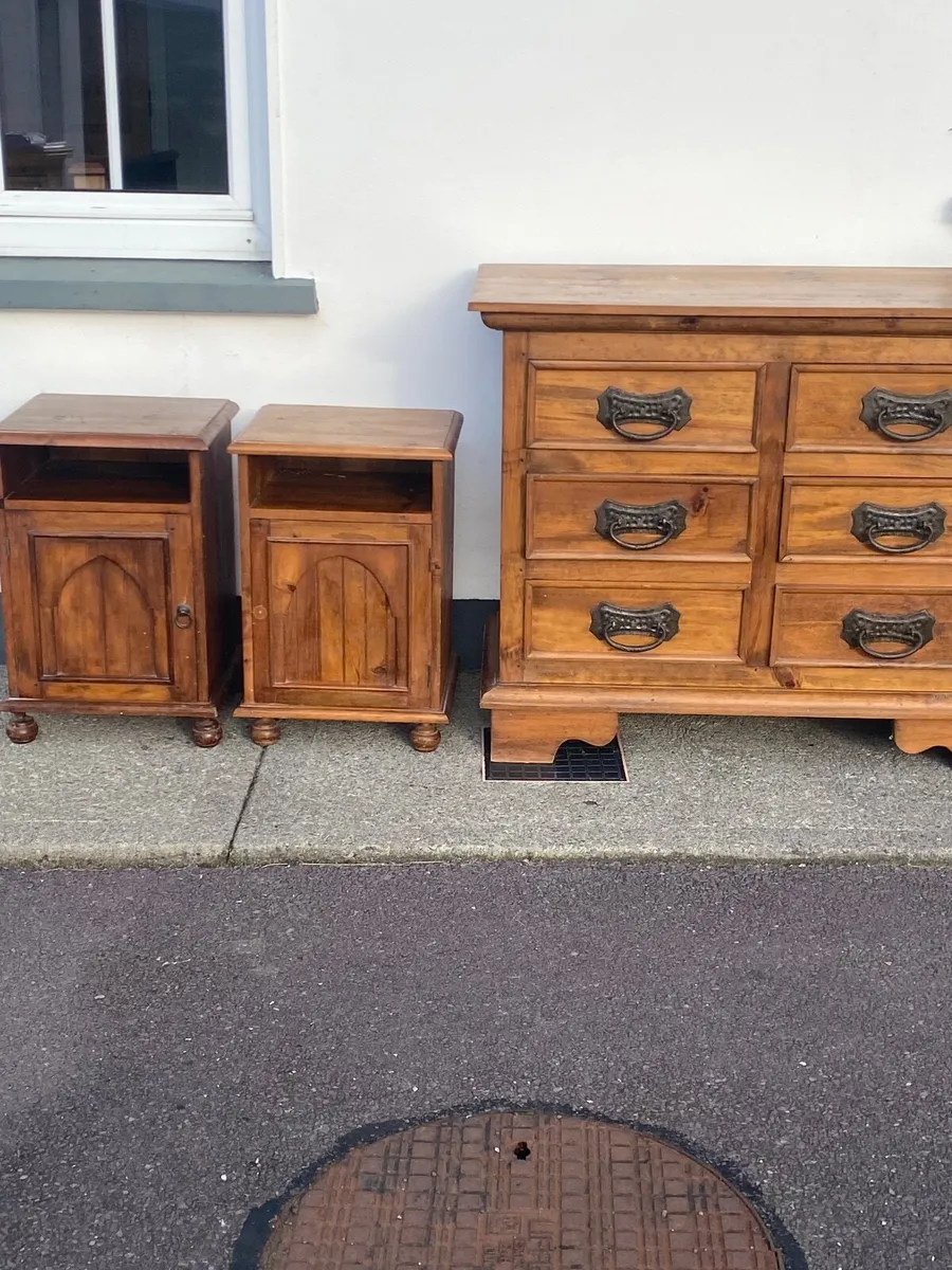 Pine Furniture / chest of drawers and 2 lockers - Image 1