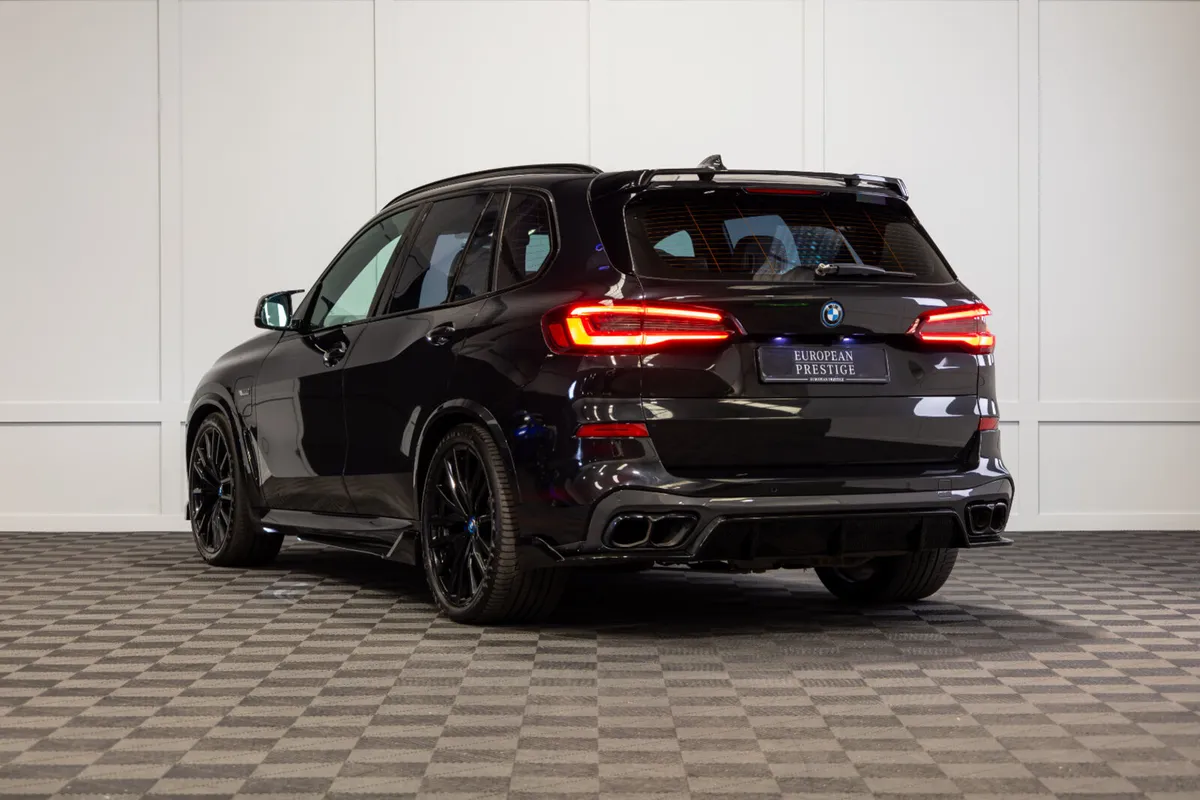2023 BMW X5 X-Drive 45e M-Sport 5 Seat Crewcab - Image 4