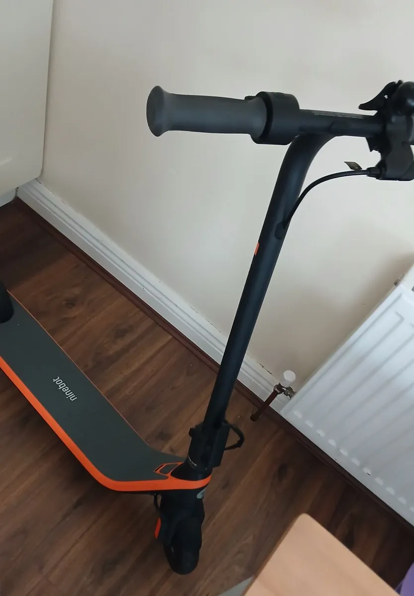 Segway Ninebot C2 Kids Electric Scooter - Image 3
