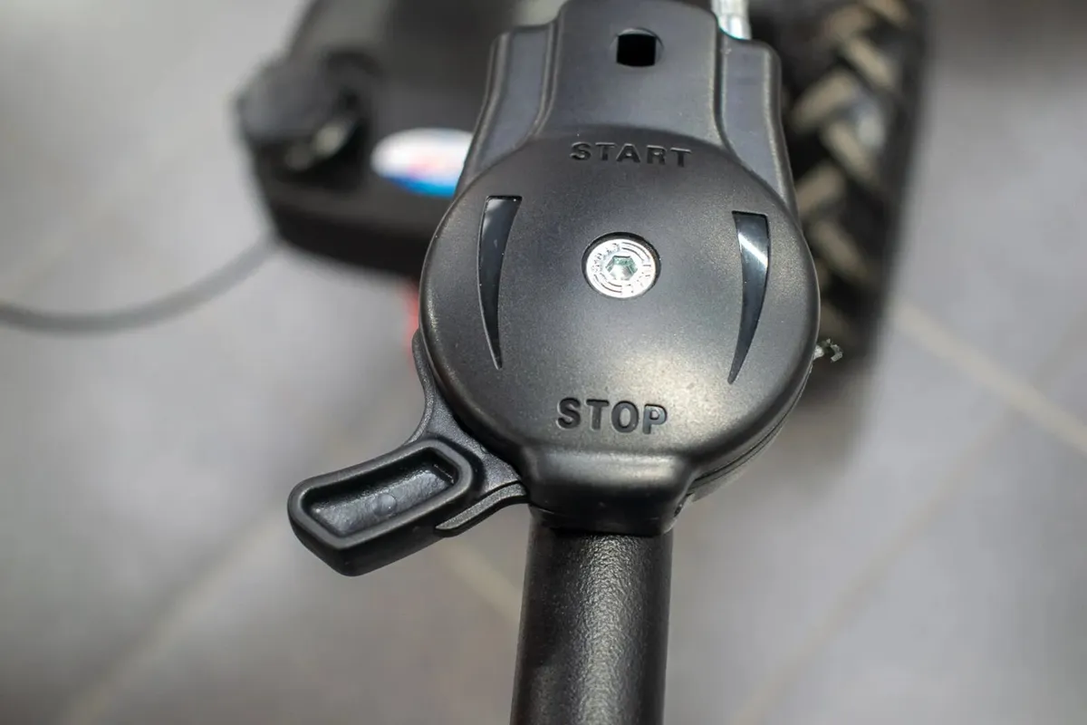 Honda 6hp Petrol Yard Scraper - Image 3