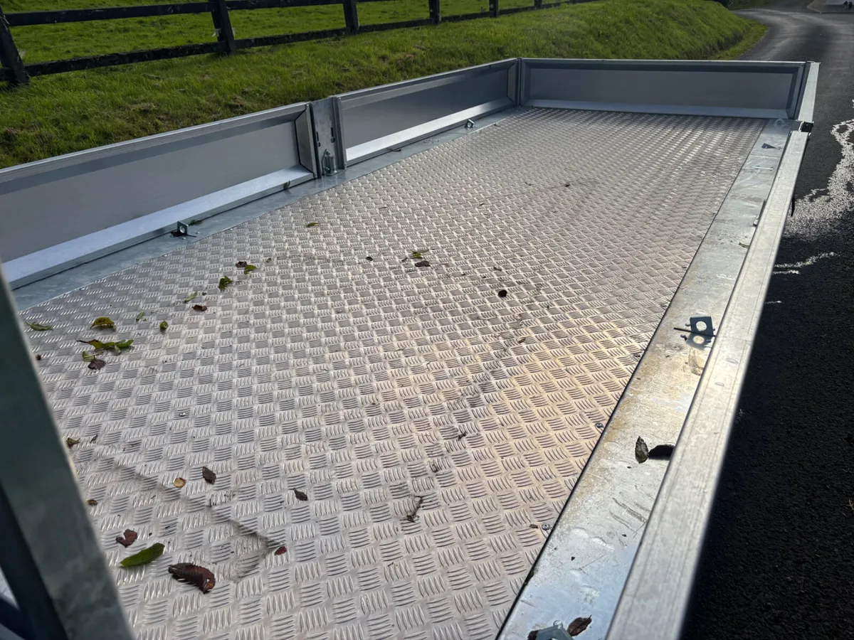 New Nugent 16FT Tri Axel Trailer - Image 4