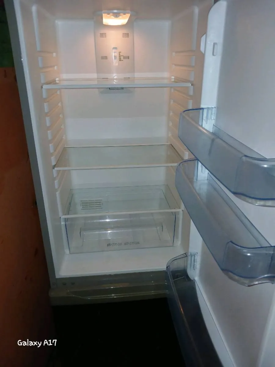 Zanussi fridge freezer - Image 3