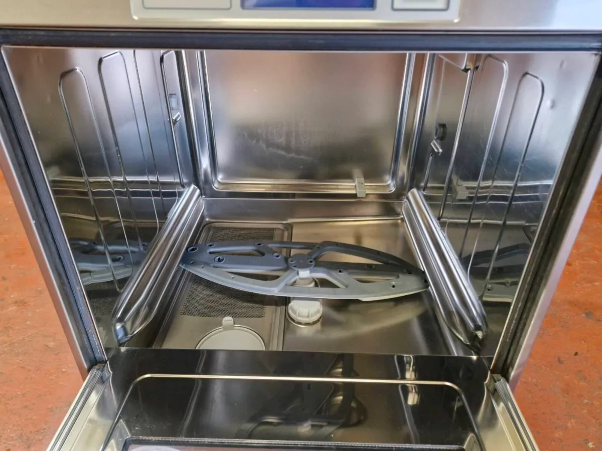 Winterhalter UC-XL Undercounter Dishwasher - Image 4