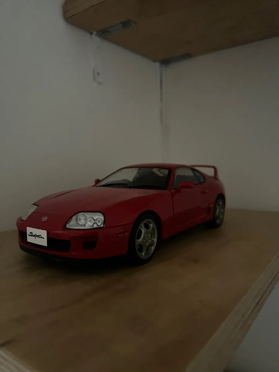 Toyota supra 1:18 - Image 1