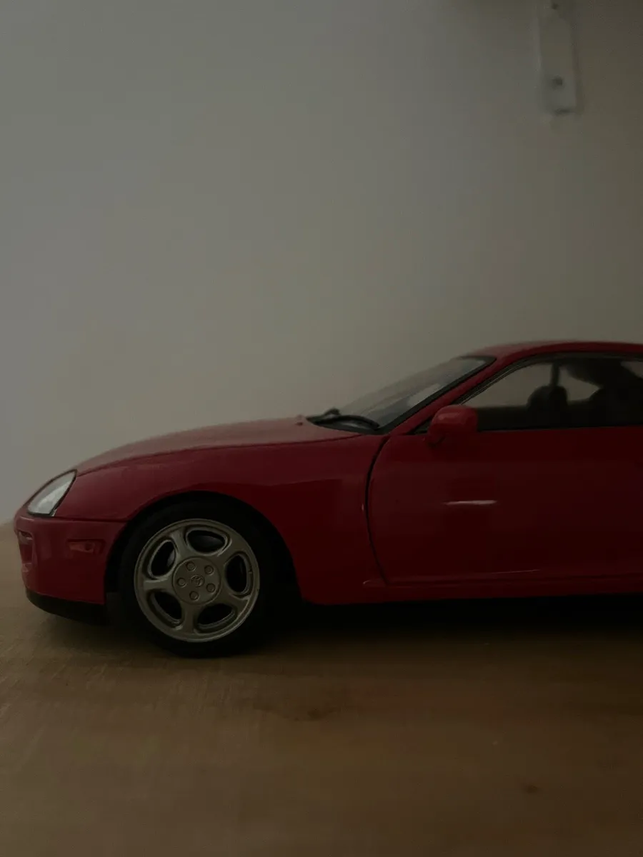 Toyota supra 1:18 - Image 2
