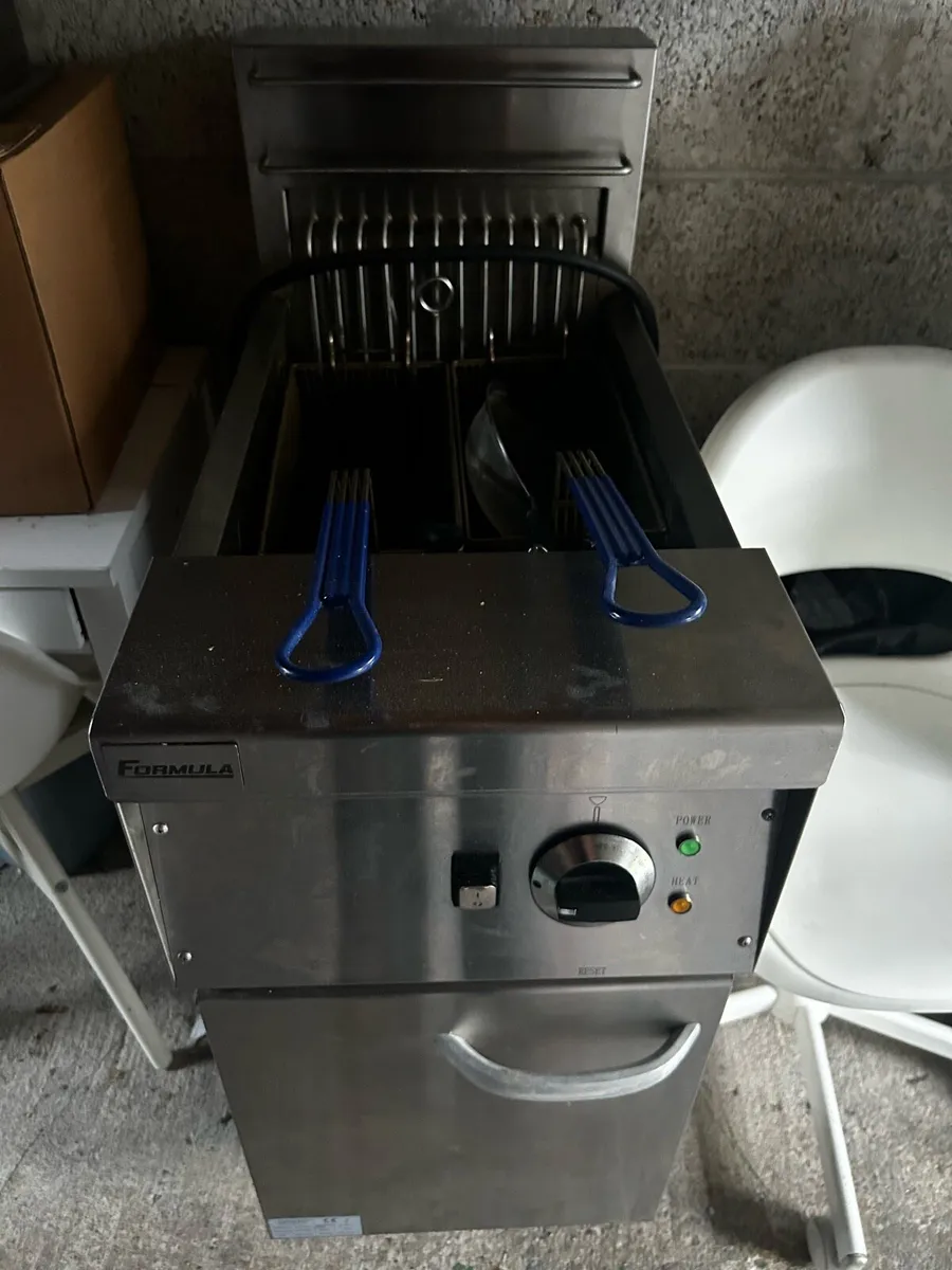 Twin tank commercial fryer electric 2 × 10L - Image 2