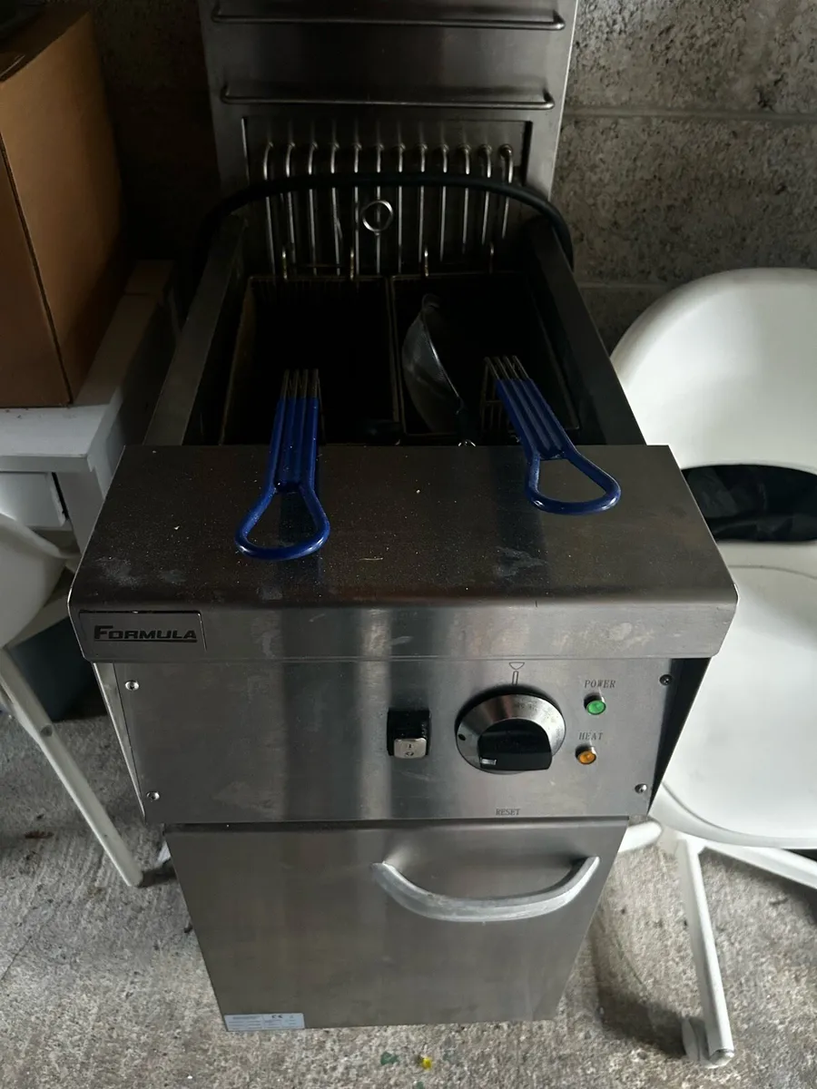 Twin tank commercial fryer electric 2 × 10L - Image 3