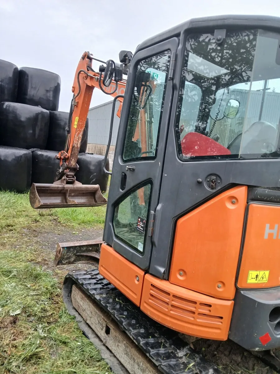 Hitachi Excavator/ Digger - Image 2