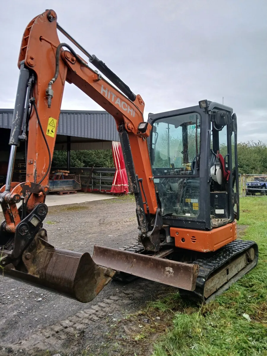 Hitachi Excavator/ Digger - Image 3