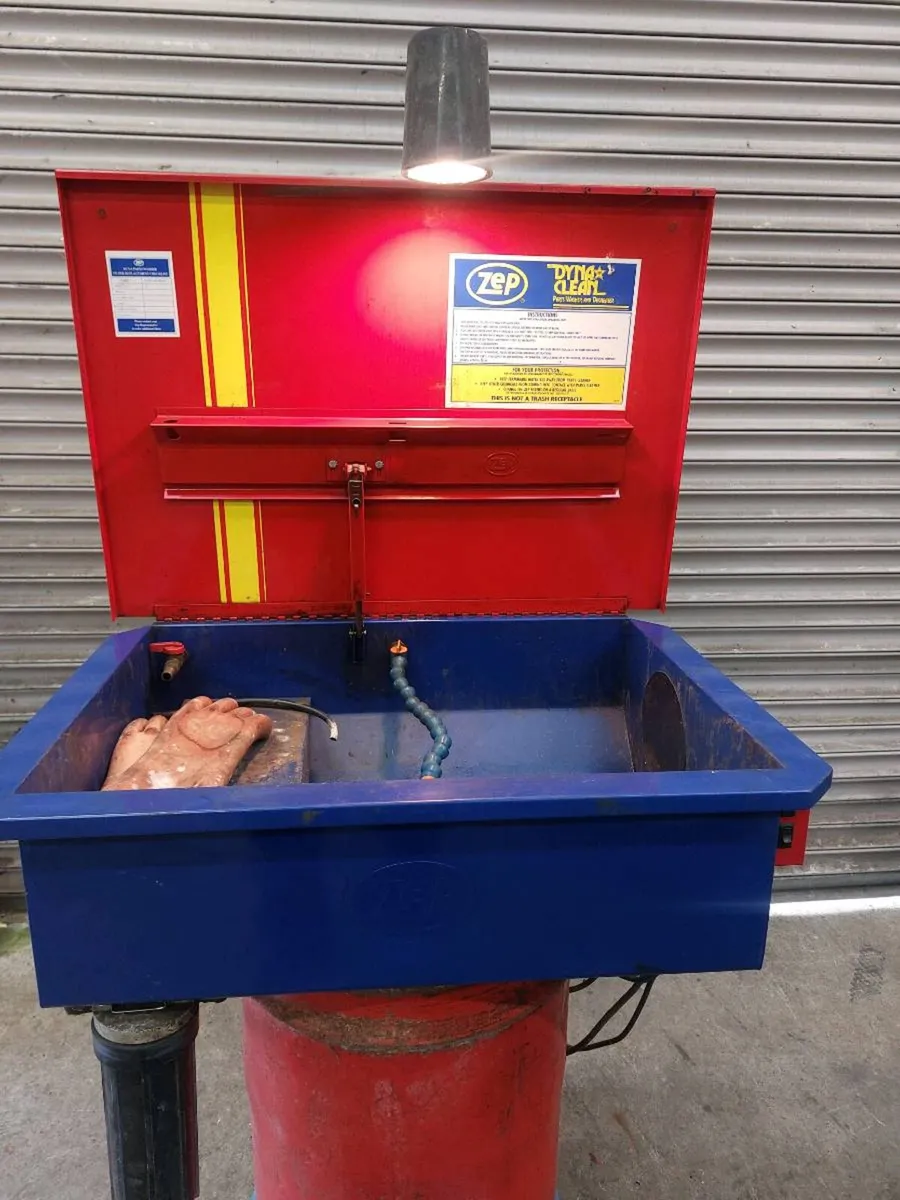 Parts washer - Image 1