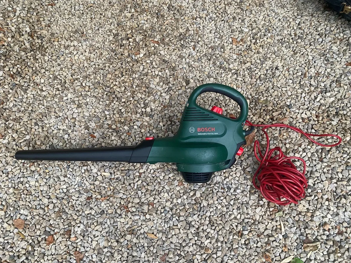 Bosch UniversalGarden Tidy 3000