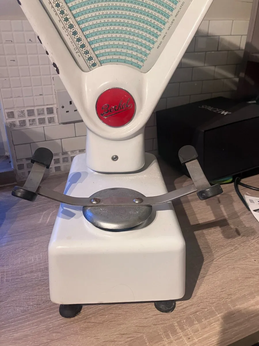 Vintage mid-century Berkel counter top scales - Image 3