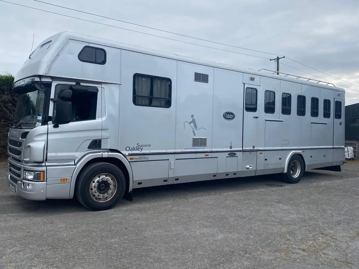 Scania 6 horse Oakley truck - Image 2