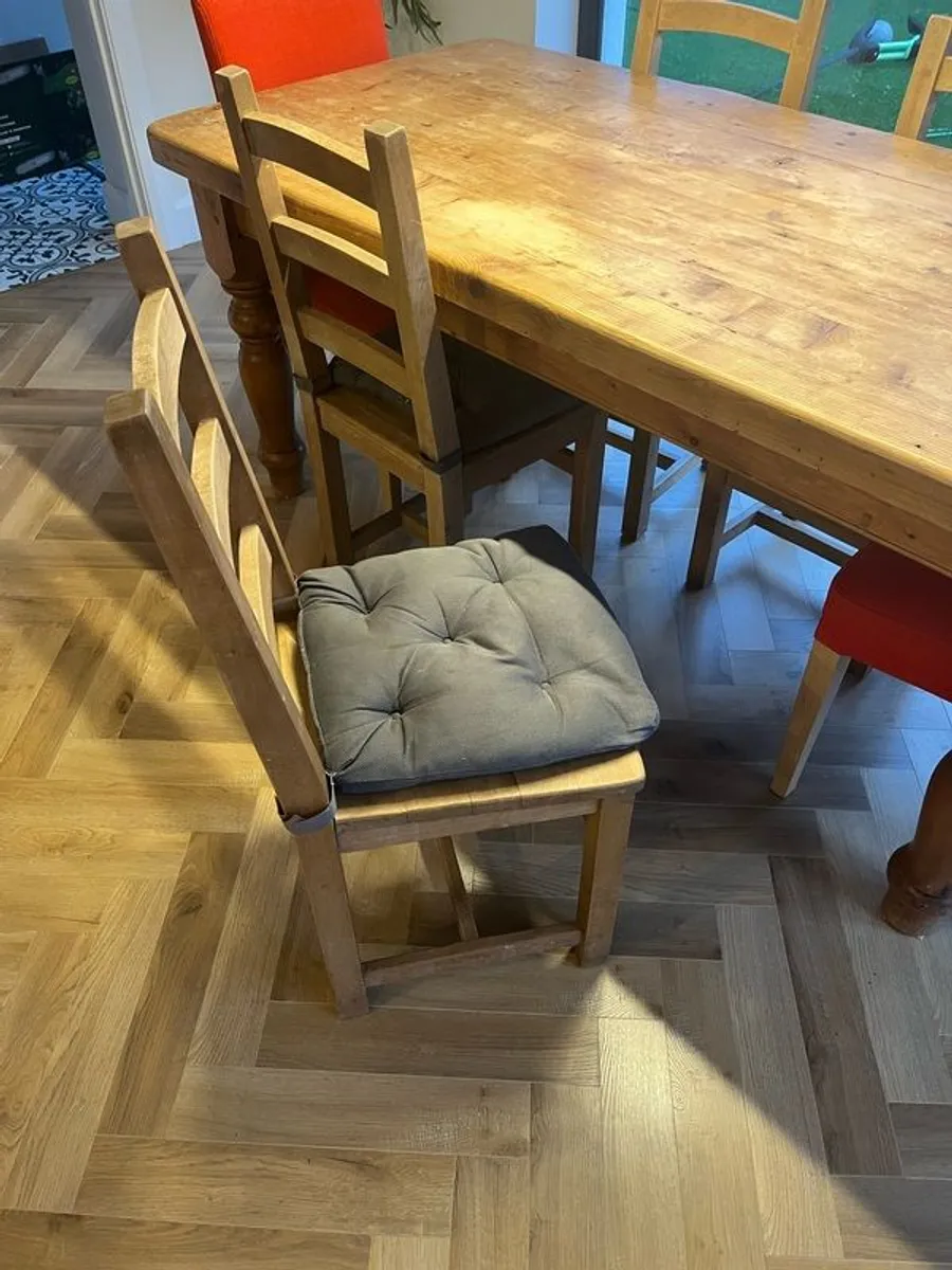 Country style solid wood kitchen table and 6 chairs - Image 2