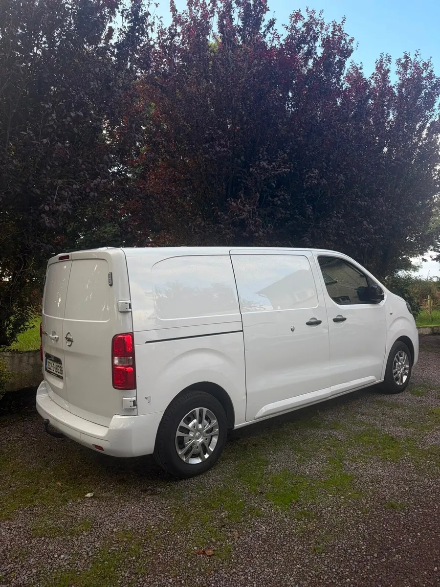 Opel Vivaro EV - Image 3