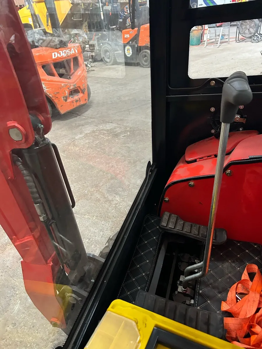 2 ton digger - Image 2