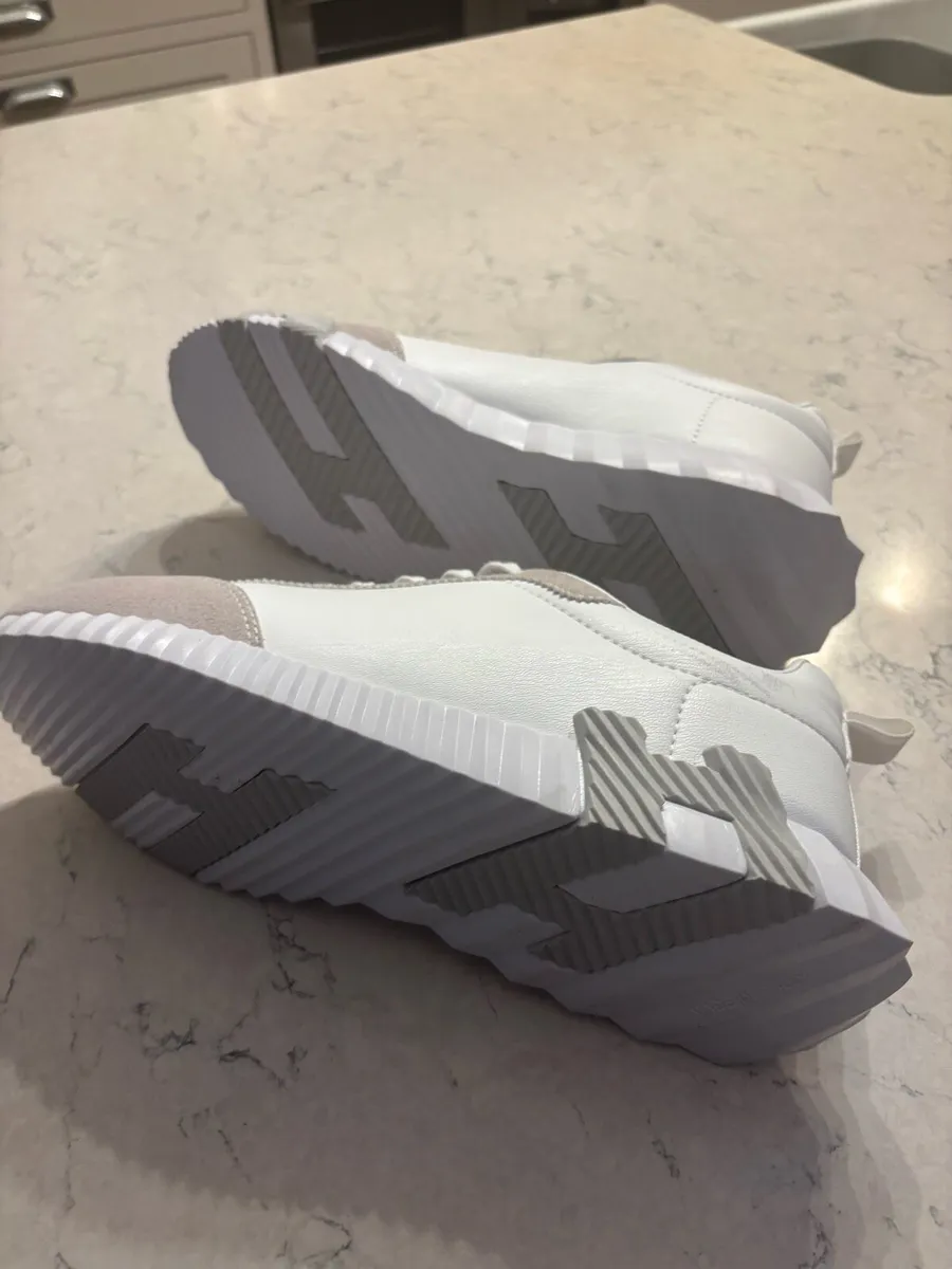 Men’s trainers - Image 1