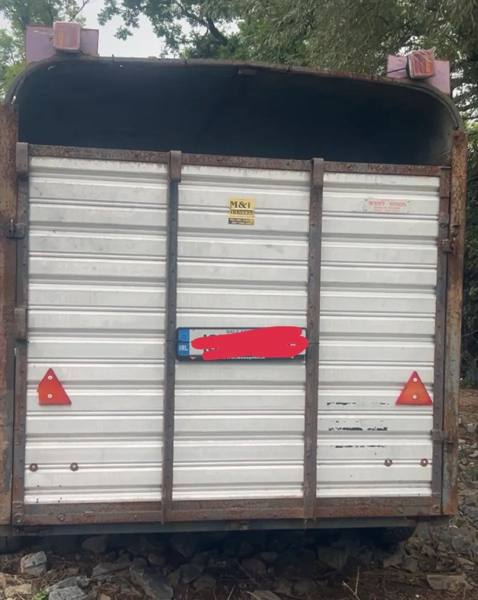 Cattle box - Image 3