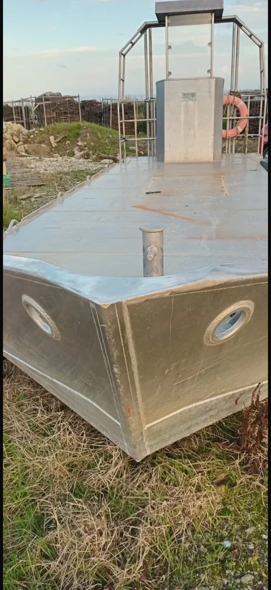 aluminum workboat - Image 4