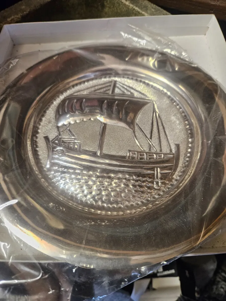 Metal Wall Decorative Wall Plate - Image 3