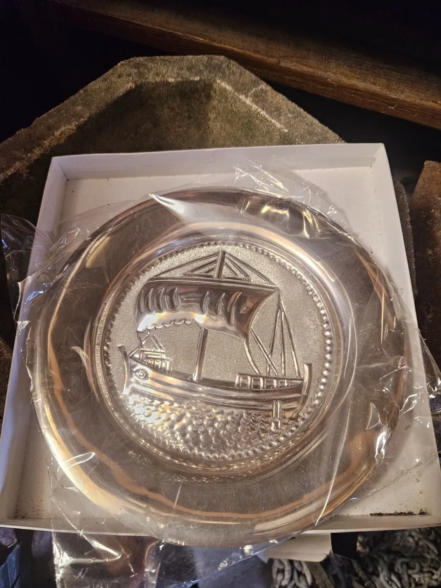 Metal Wall Decorative Wall Plate - Image 1