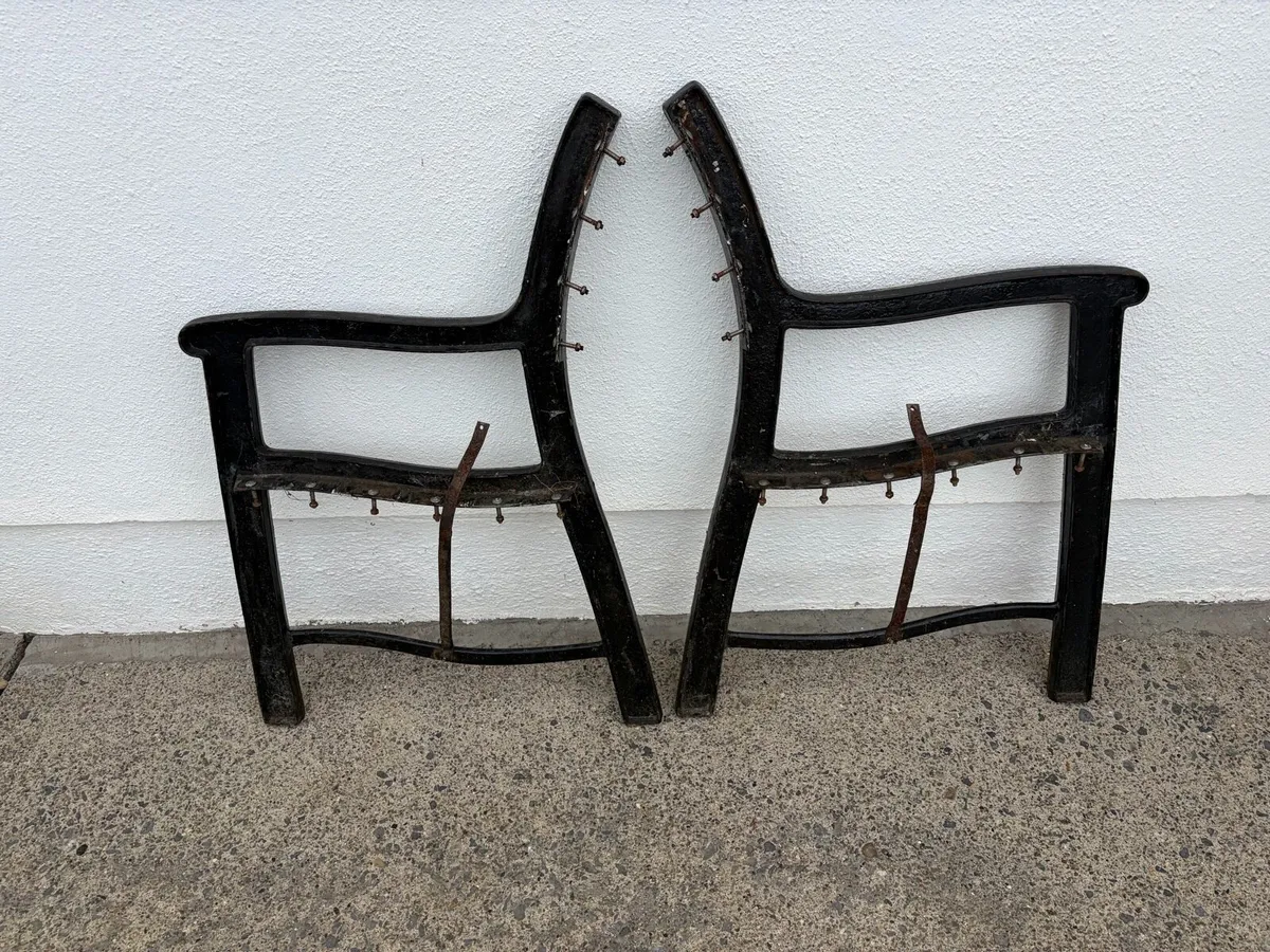 cast iron garden bench ends - Image 1