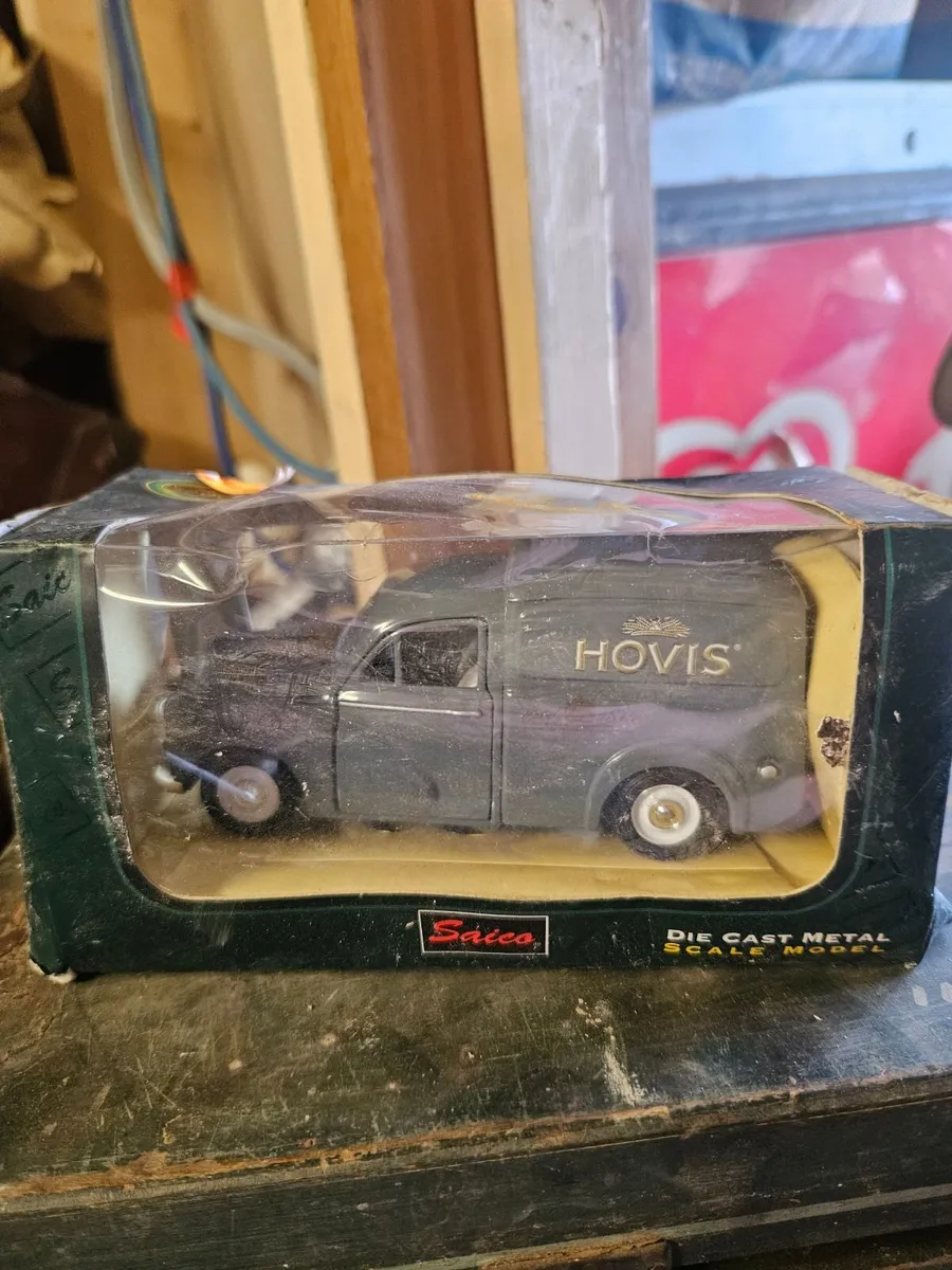 Corgi Saico Morris Minor Hovis Van - Image 1