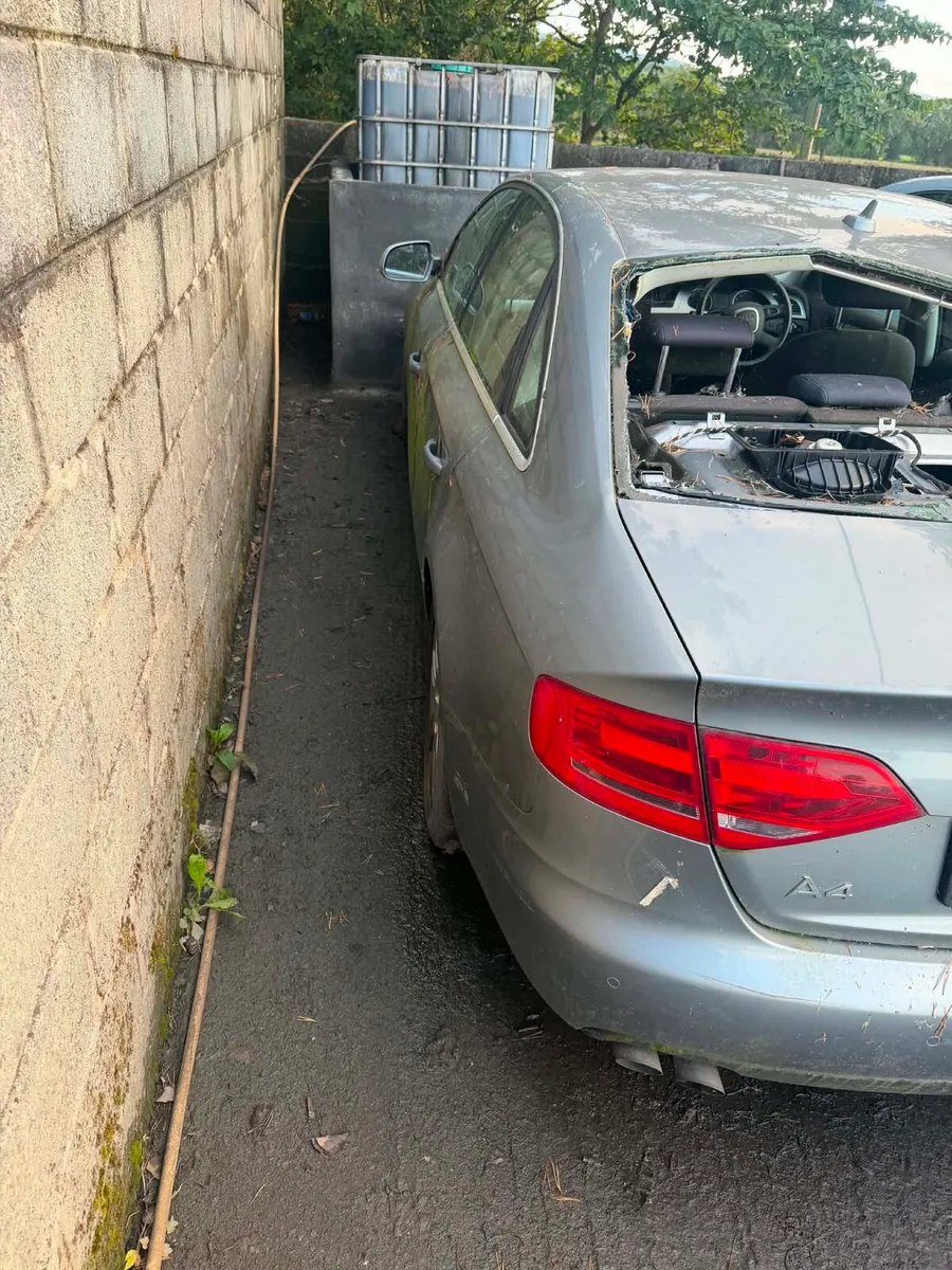 Audi A4 2009  parts! - Image 3