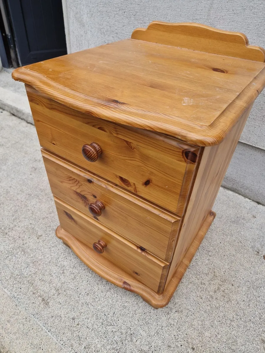 Pine Chest of drawers - Image 2