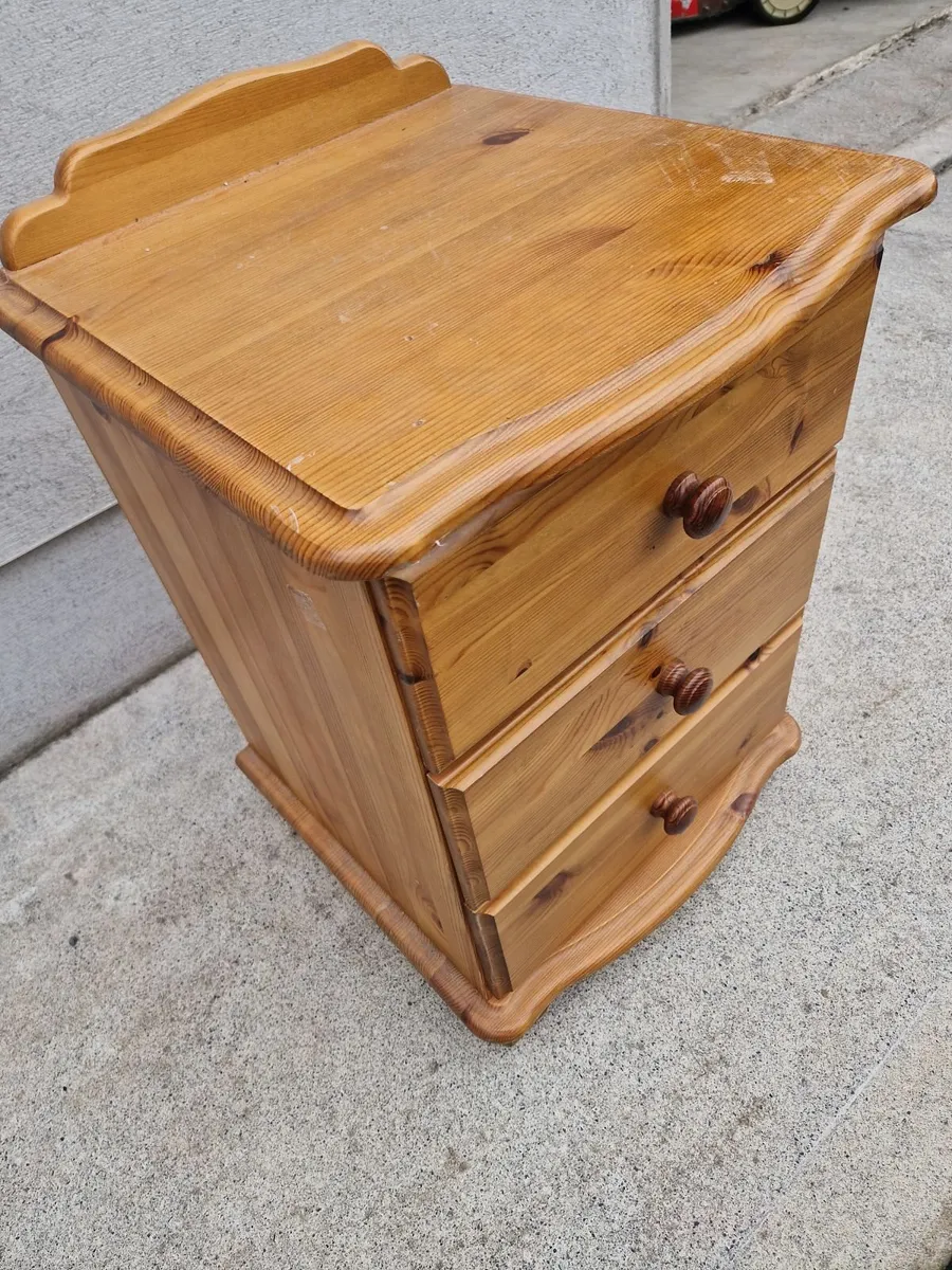 Pine Chest of drawers - Image 3