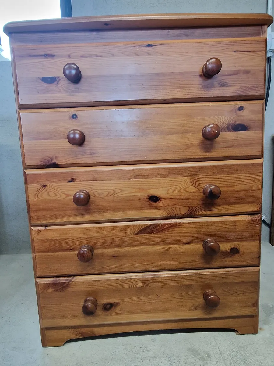 Pine Chest of drawers - Image 1