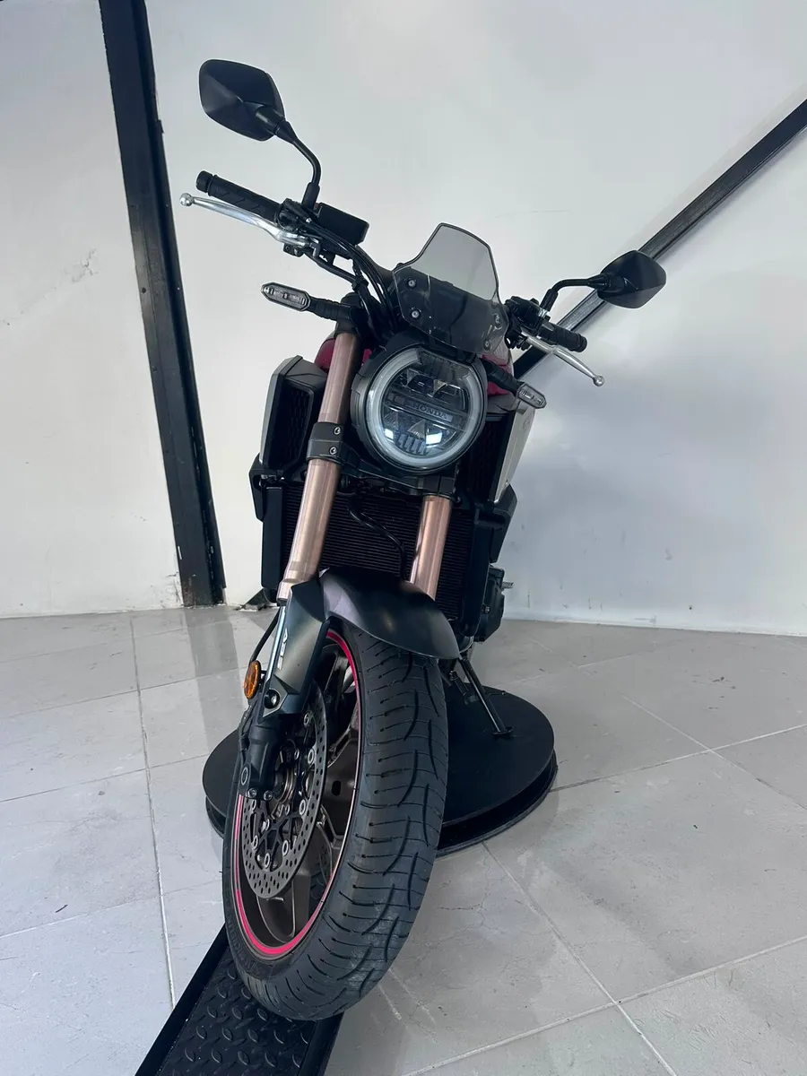 ,...2019 HONDA CB650R...LOW MILEAGE.. - Image 4