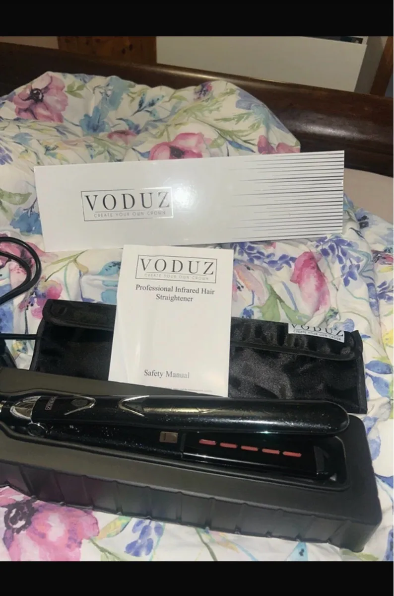 Voduz hair straightener - Image 1