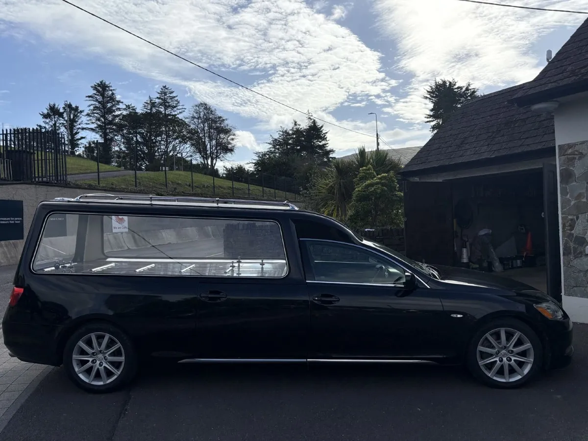 Lexus GS300 3.0 Petrol Hearse - Image 2