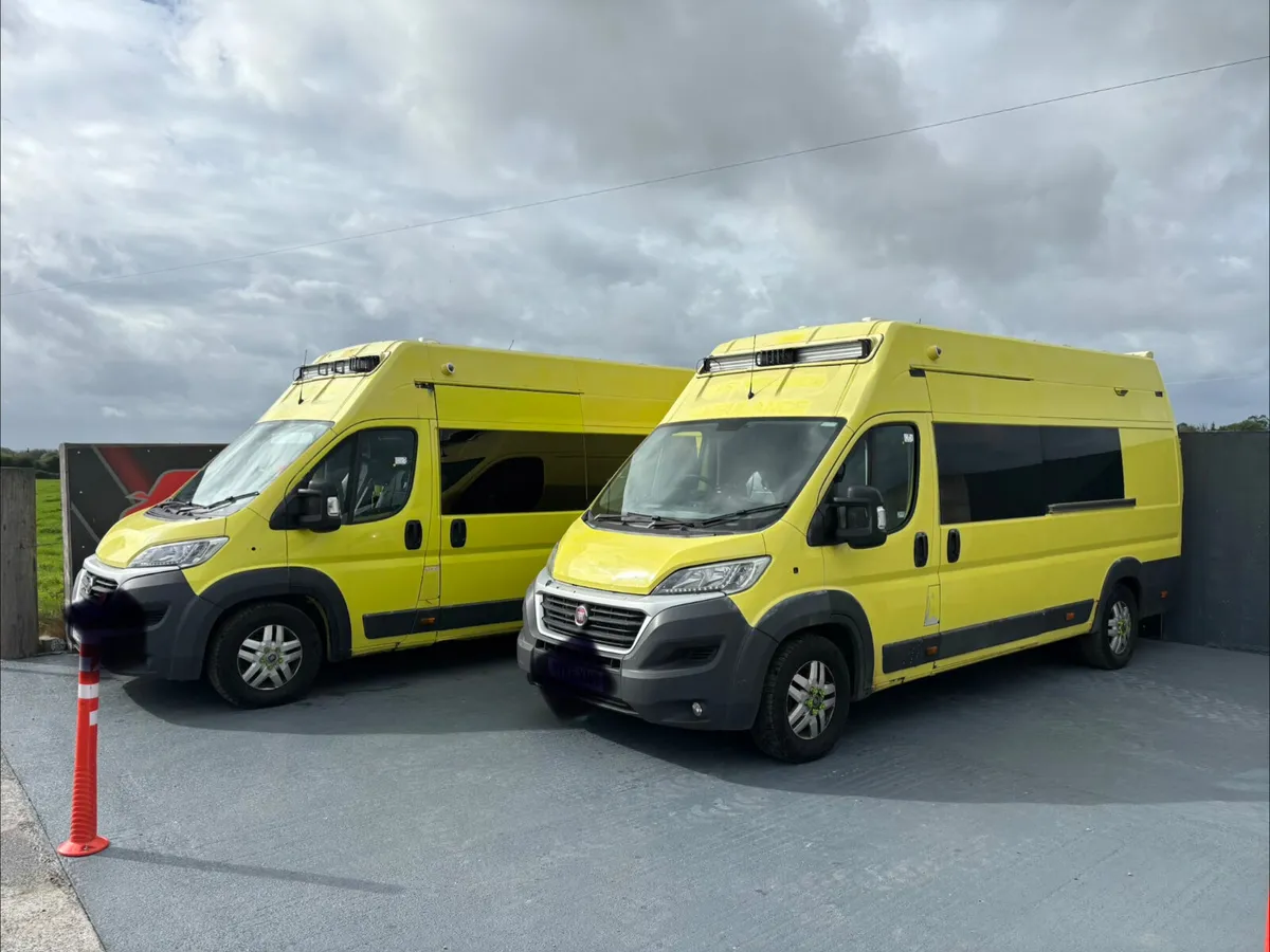 162 fiat ducato 3:0 ambulances for dismantling - Image 1