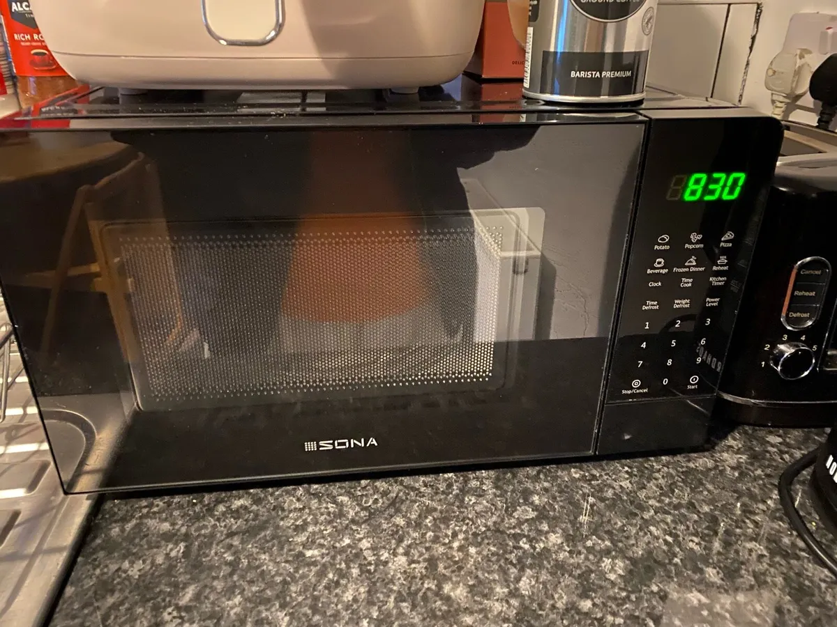 Utensils and appliances - Image 1