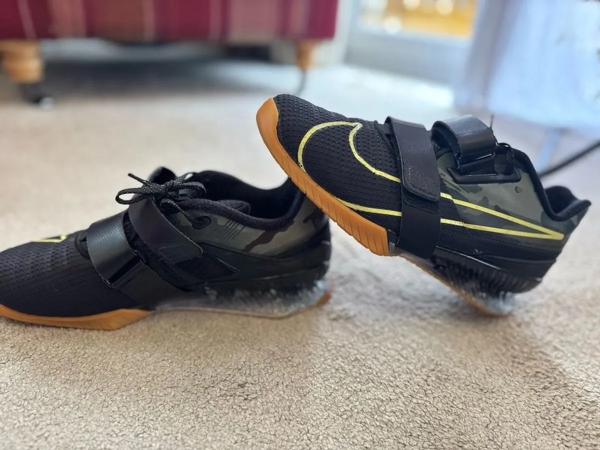 Fitness Shoes: Nike ROMALEOS 4 - Image 4