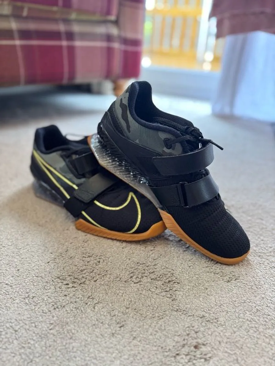Fitness Shoes: Nike ROMALEOS 4 - Image 1