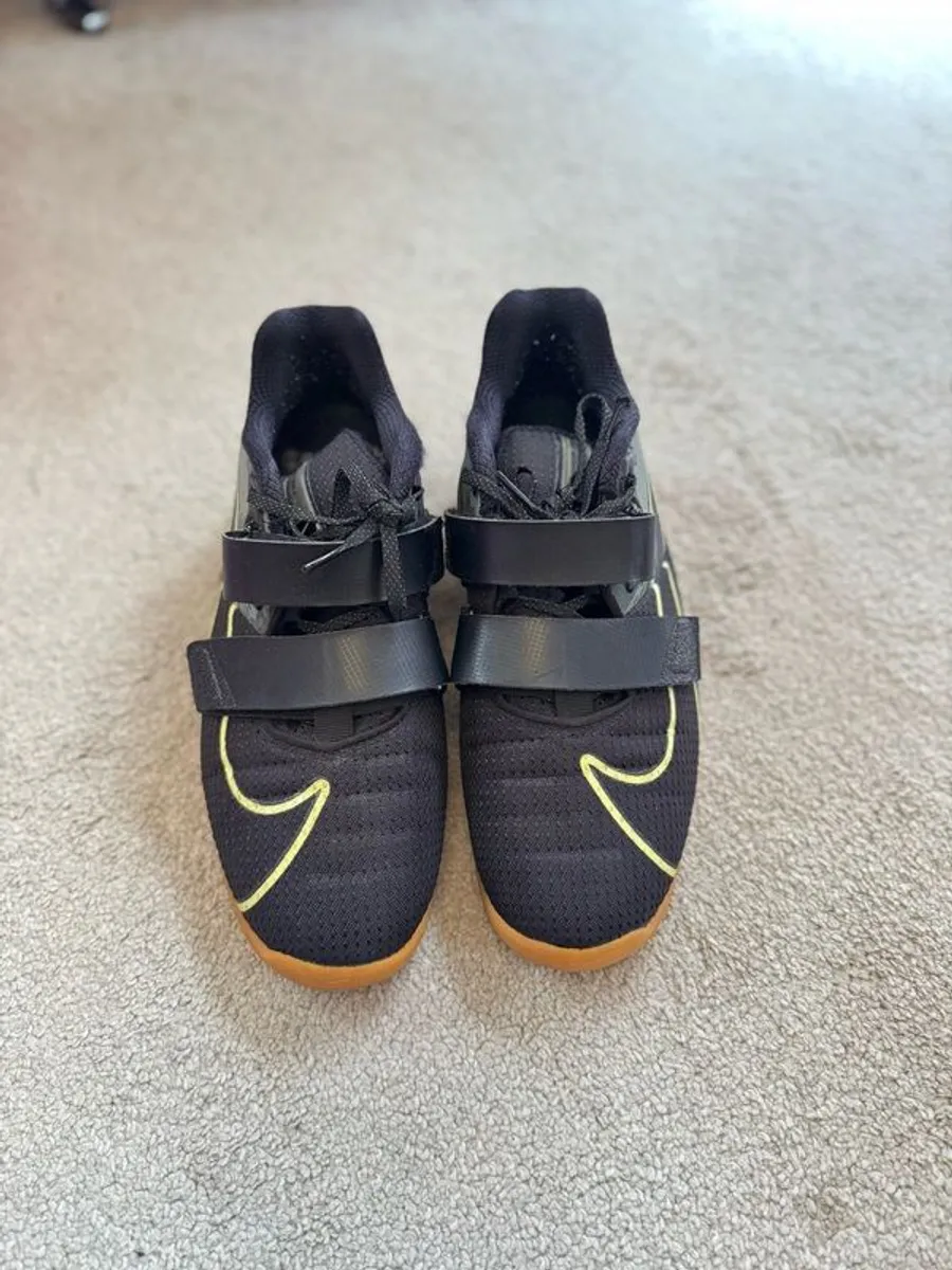 Fitness Shoes: Nike ROMALEOS 4 - Image 2