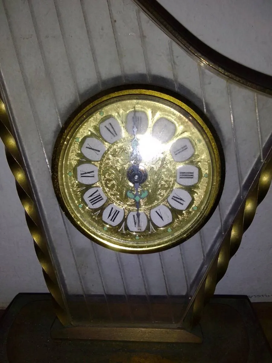 Vintage blessing wind up mantle clock - Image 4