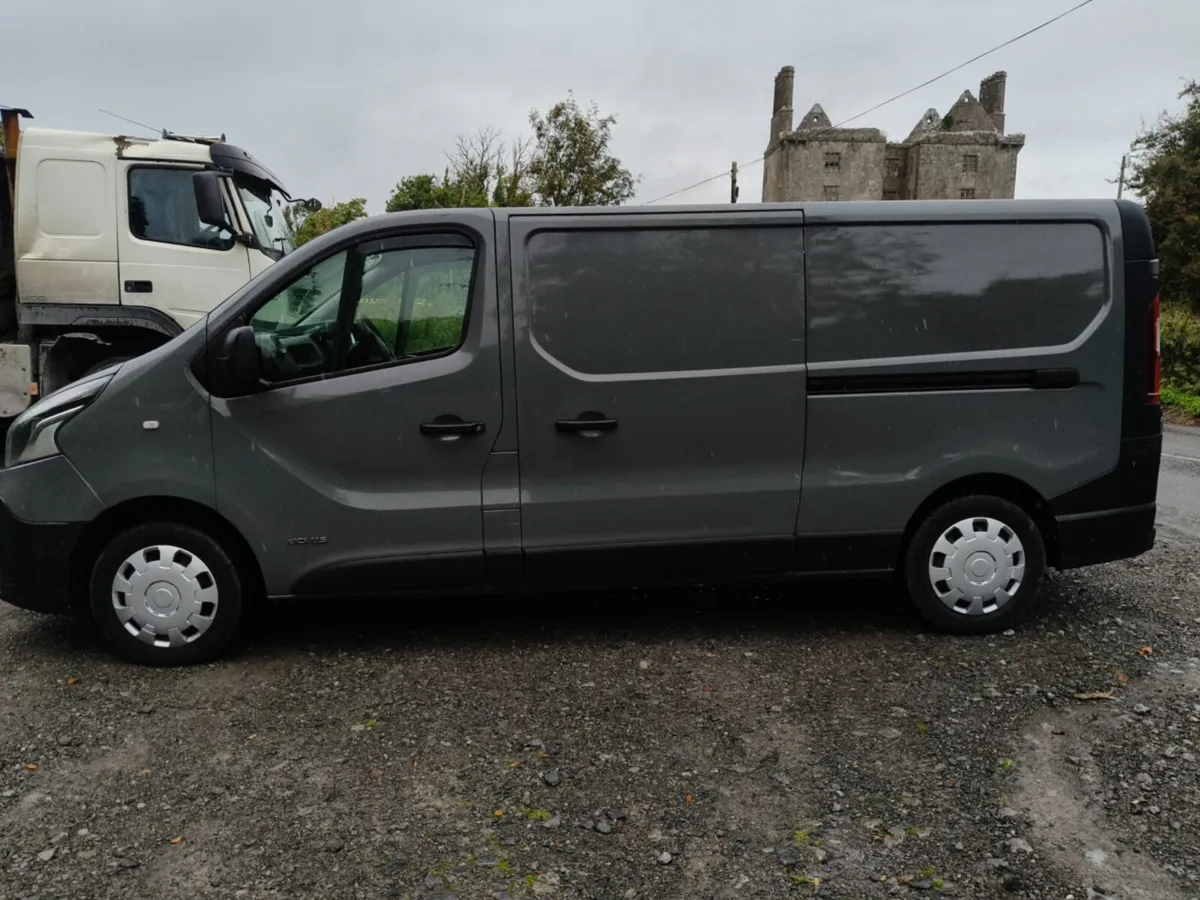 Renault Trafic 2016 - Image 2