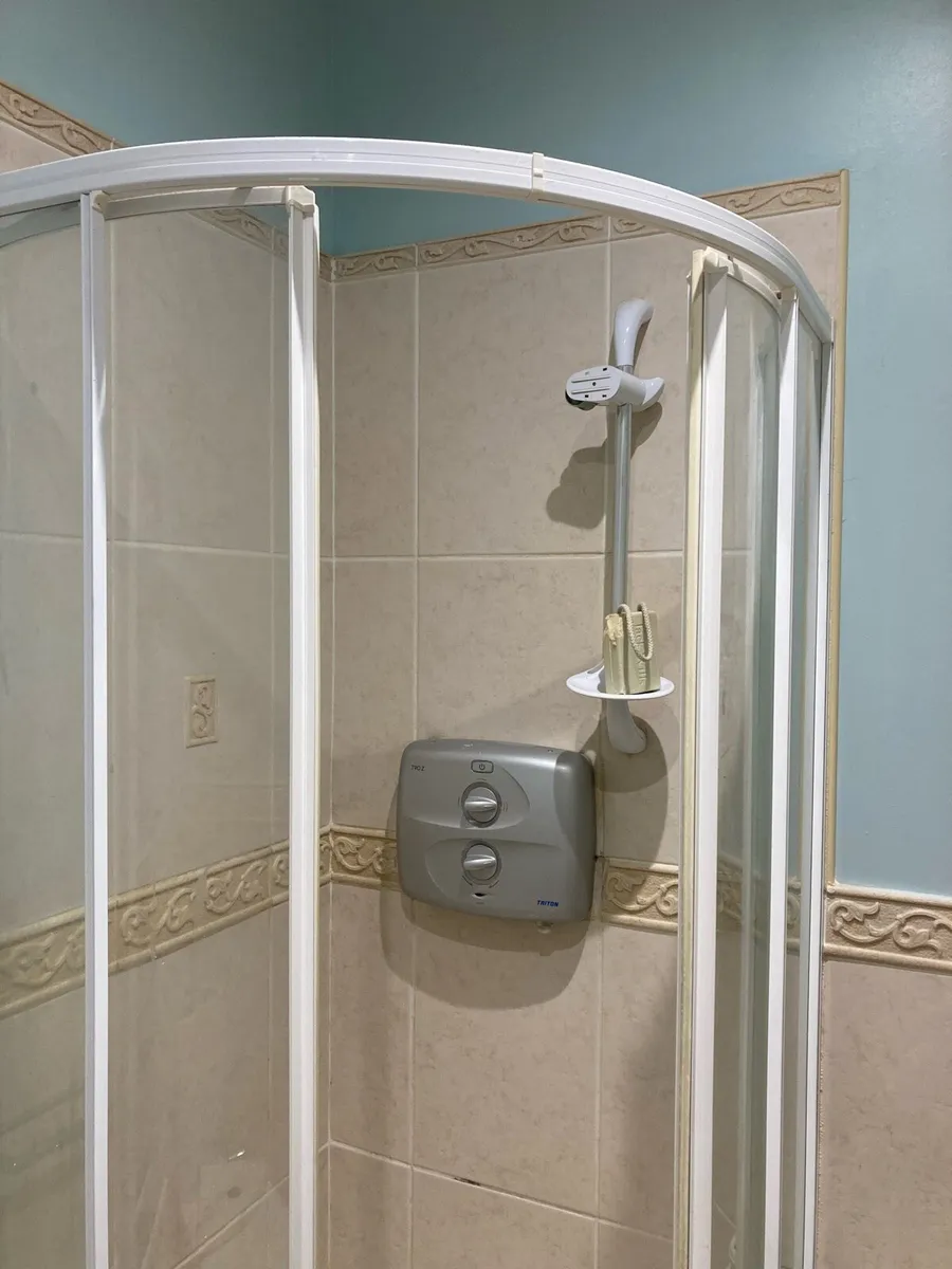Triton T90z instant electric shower - Image 2