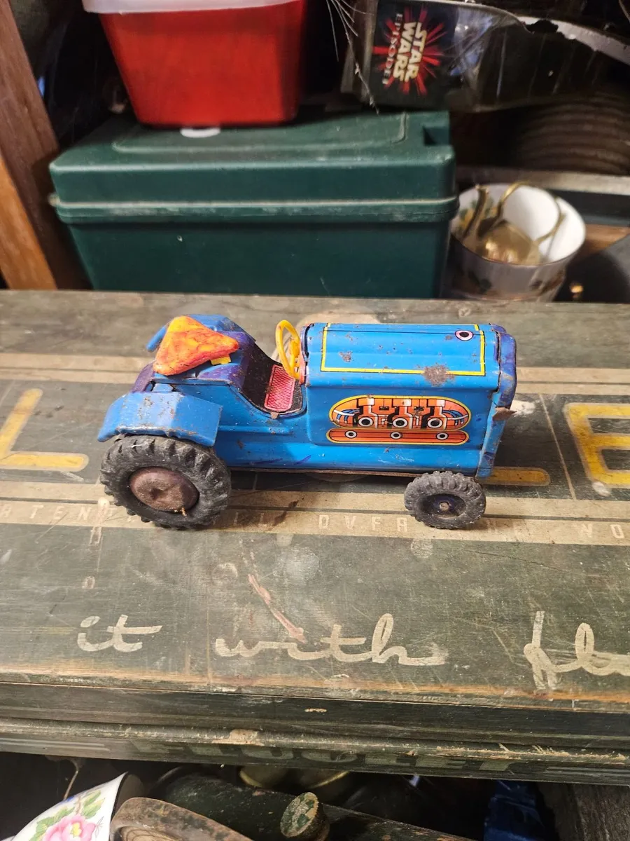 Vintage Tinplate Tractor - Image 1