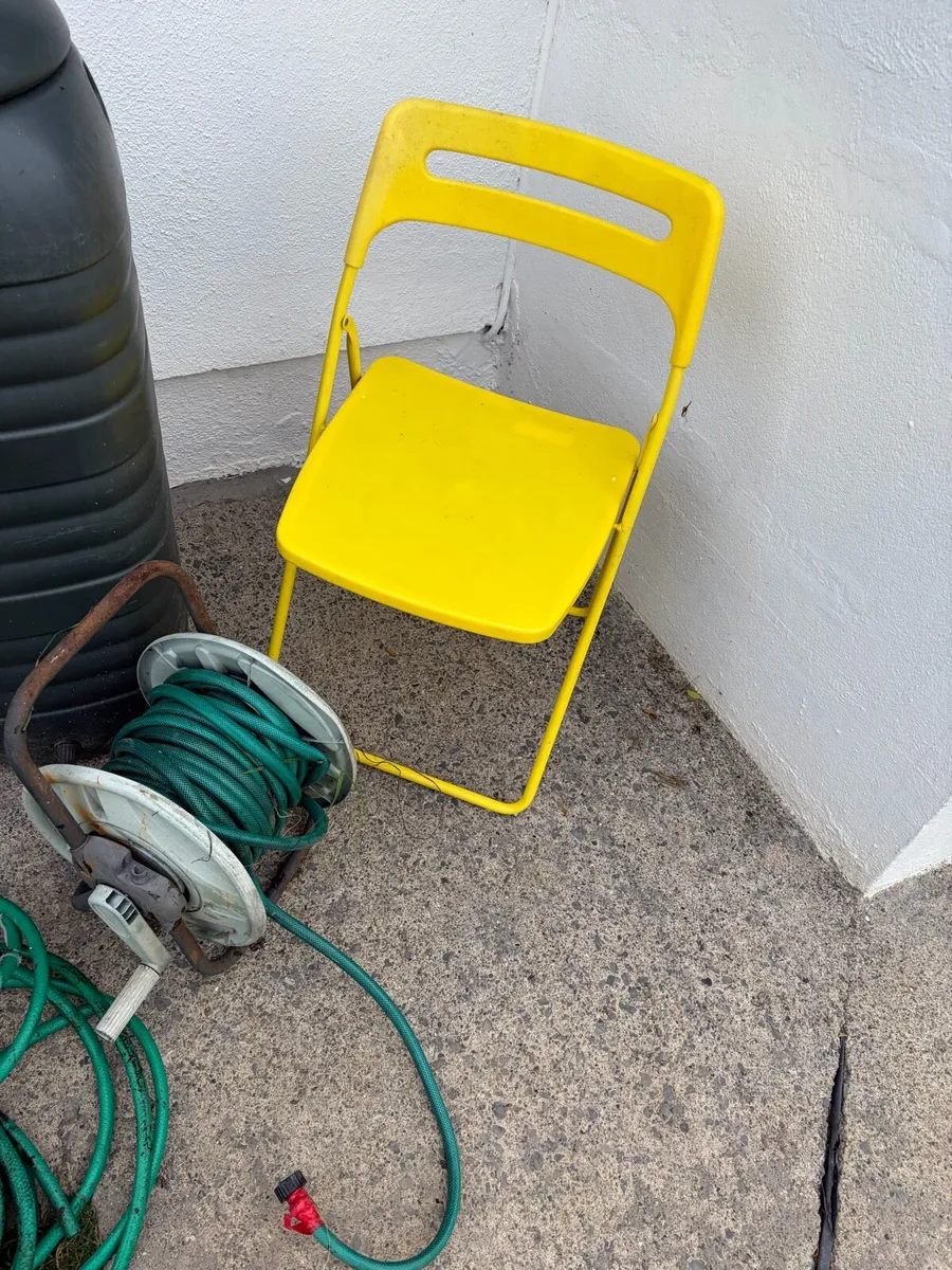 2x water tanks / butt + 5 water hose - Image 2