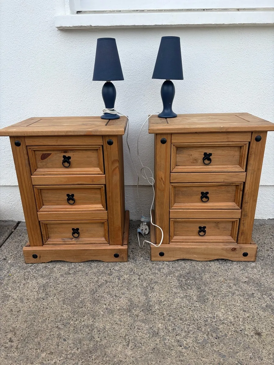2 x mexican pine bedside tables/ lockers +2 lamps - Image 3